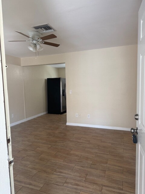 Building Photo - Spacious 2 Bedroom
