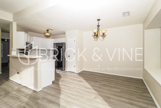Building Photo - 108 Woodgate Dr