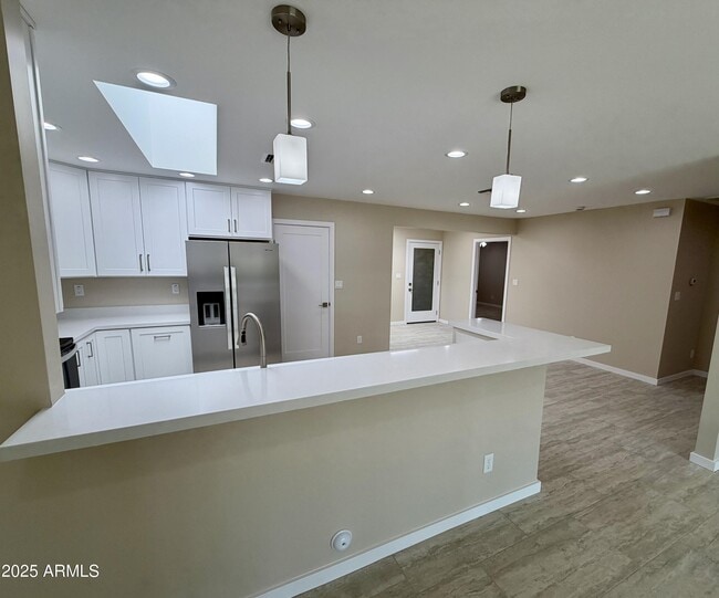 Building Photo - 2535 E Bluefield Ave