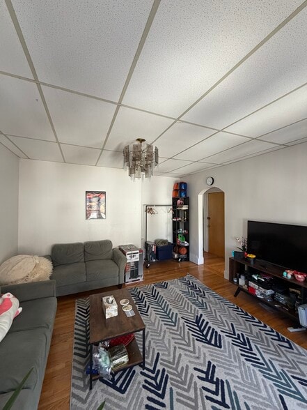 Building Photo - 384 Washington St