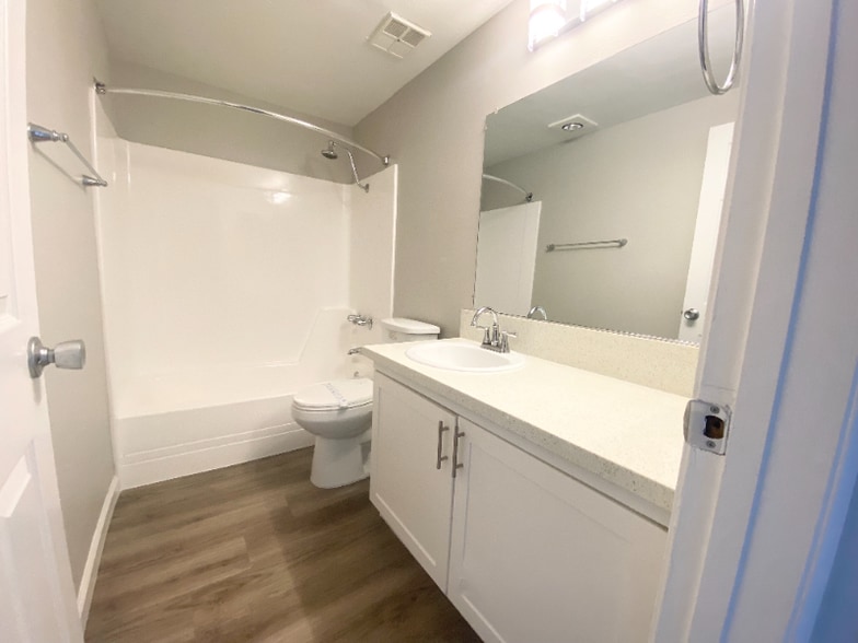 Building Photo - 5810 Amaya Dr