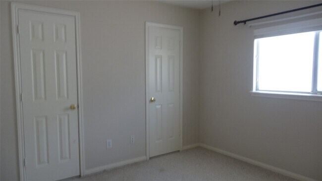 Building Photo - 4822 Schiller Park Ln