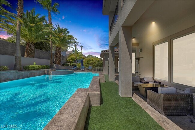 Building Photo - 1545 Villa Rica Dr