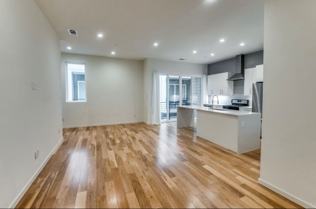 Building Photo - 3812 San Jacinto St