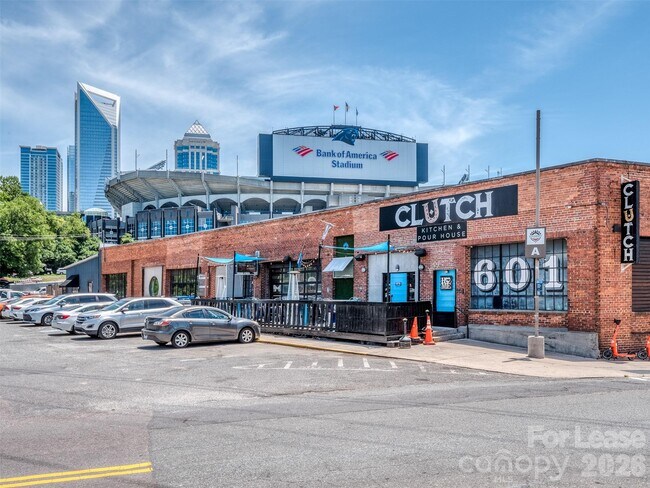 Building Photo - 1101 W 1st St