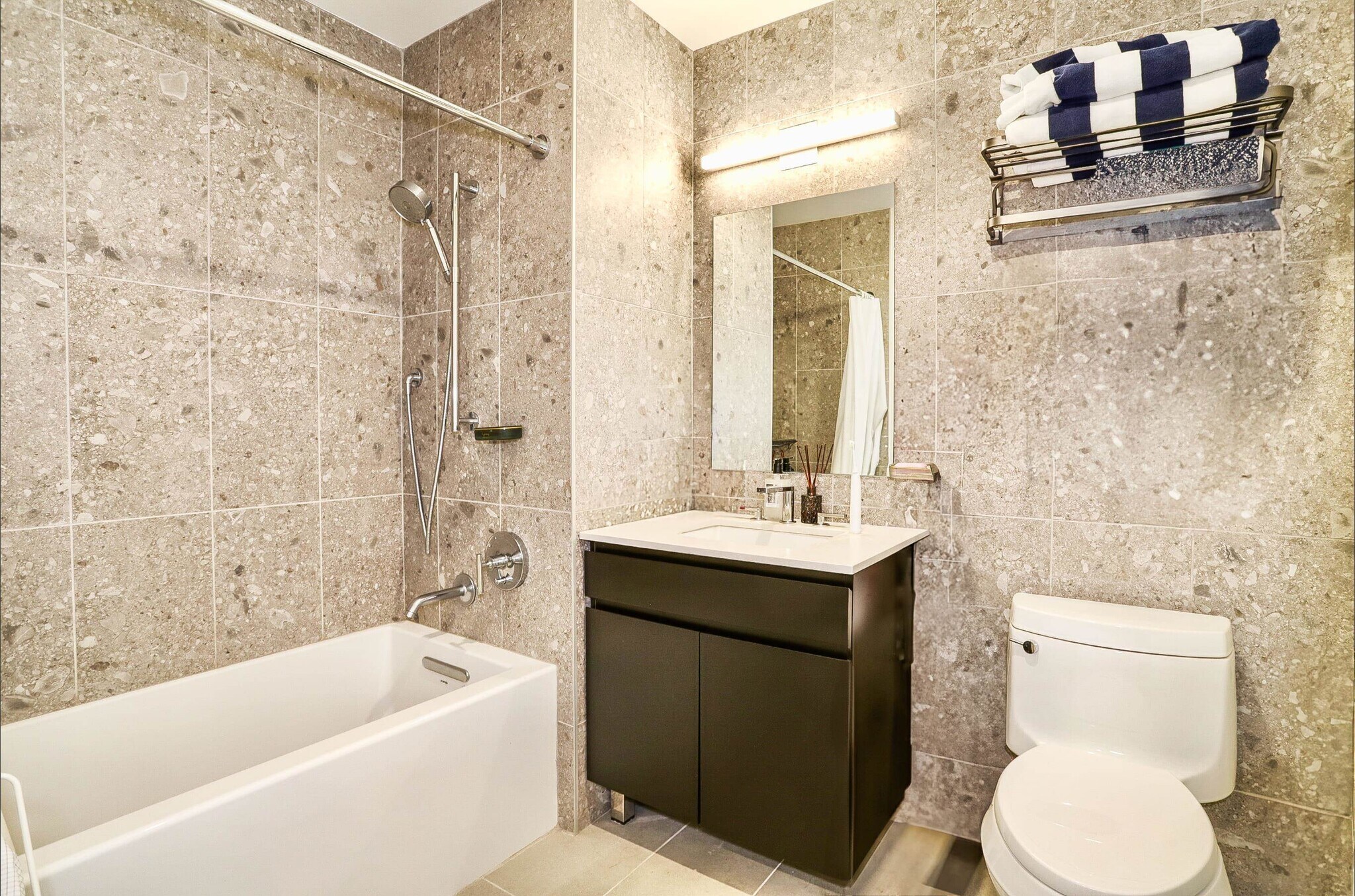 Building Photo - 151 Bay St