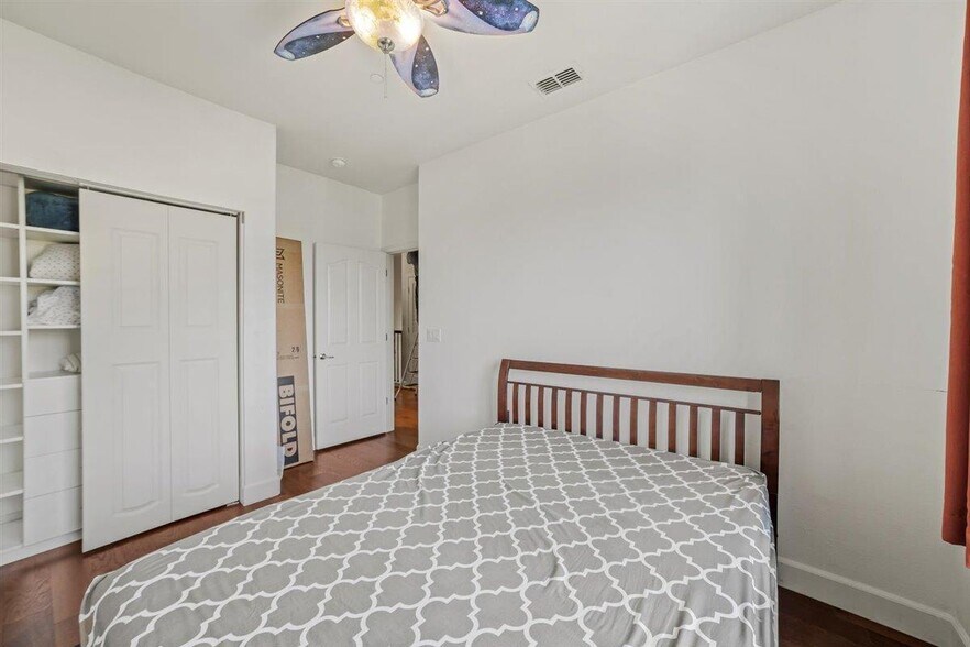 Building Photo - 353 Esfahan Ct