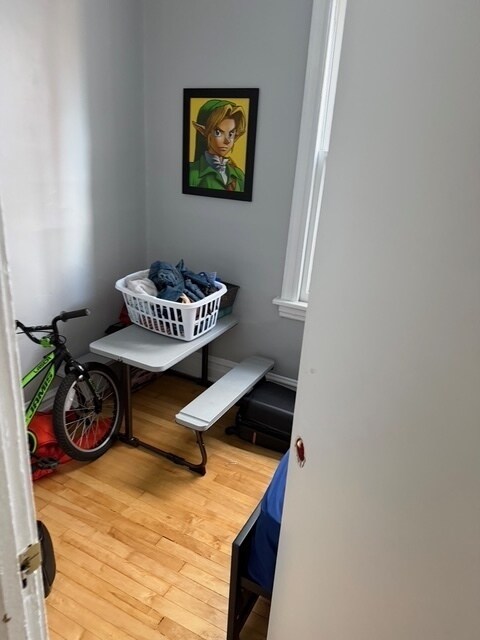 Building Photo - 1933 N Damen Ave