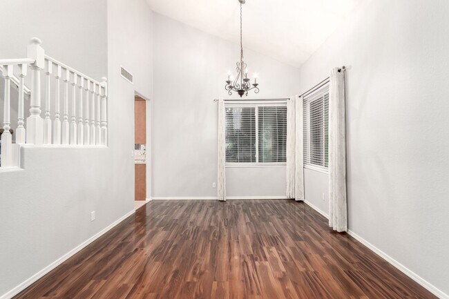 Building Photo - 4 bedoom home with private pool