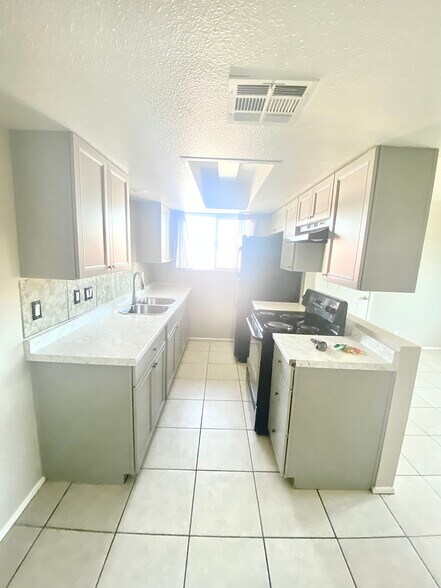 Building Photo - 1062 N July Cir