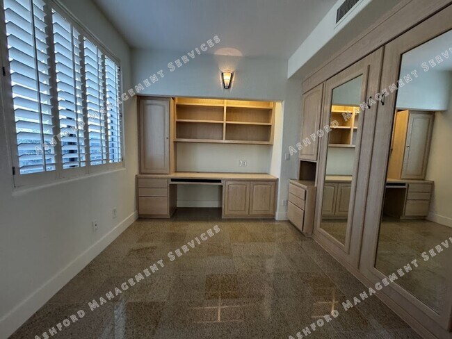 Building Photo - BEAUTIFUL 3 BEDROOM 3 BATHROOM HOME IN GAI...