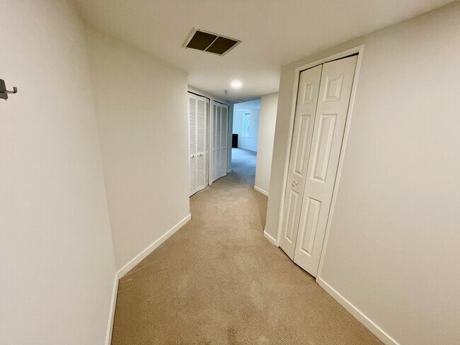 Entrance Hall - 104 Woodside Rd