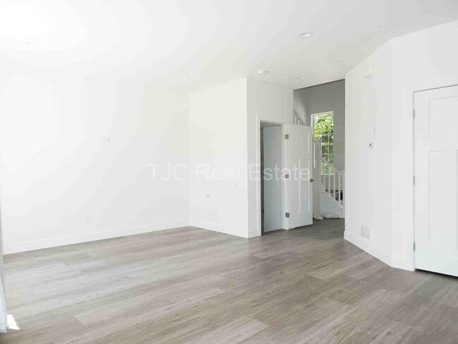 Building Photo - 6704 Ralston Rd