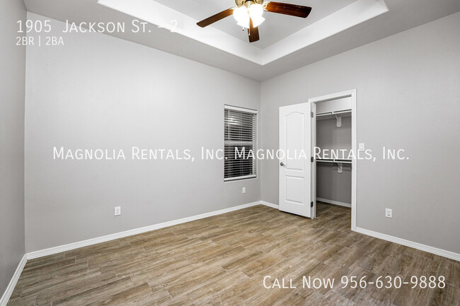 Building Photo - Weslaco Apartment for Rent - Westgate Vill...