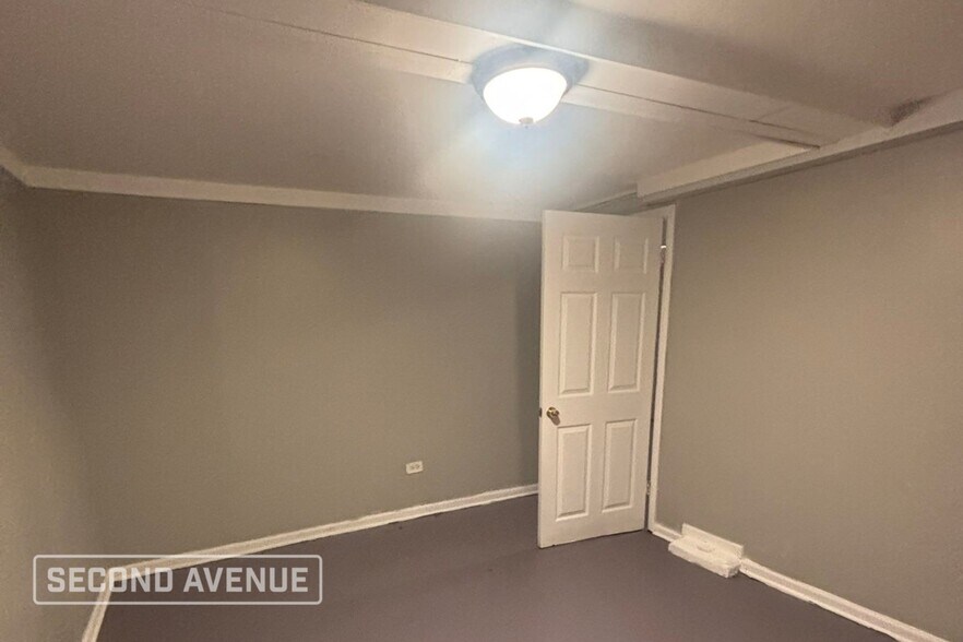 Building Photo - 7518 S Merrill Ave