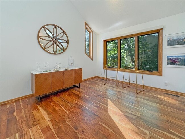 Building Photo - 13900 Hill Ridge Dr