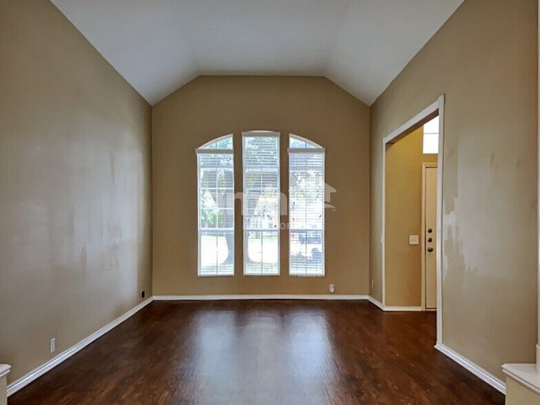 Building Photo - 3406 Broadview Ct