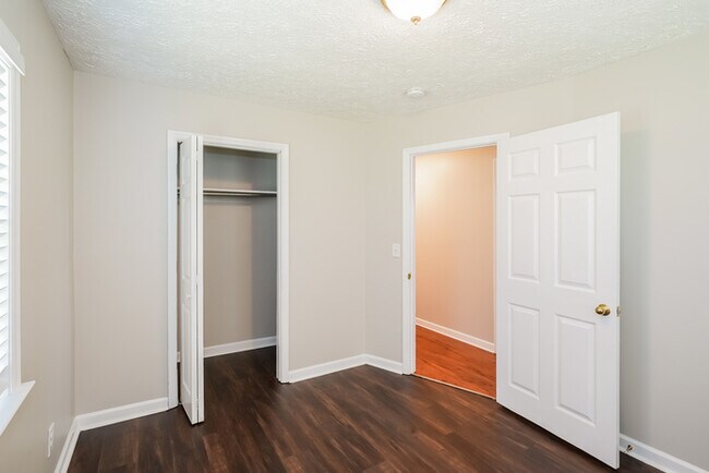 Building Photo - Bright Nashville Home with 4 Bedrooms