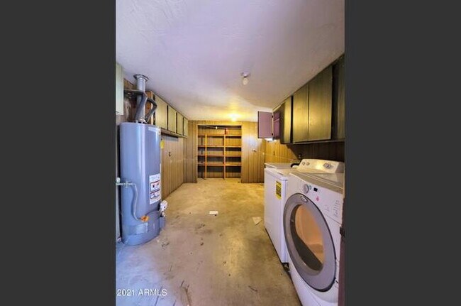 Building Photo - COMING SOON 3-Bedroom 2-bath REMODELED HOUSE
