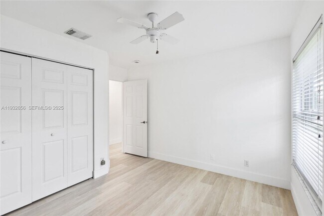 Building Photo - 1050 SW 164th Ave