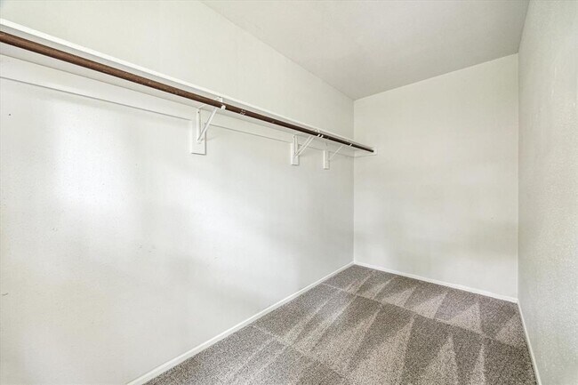 Building Photo - 15341 Falmouth Ave