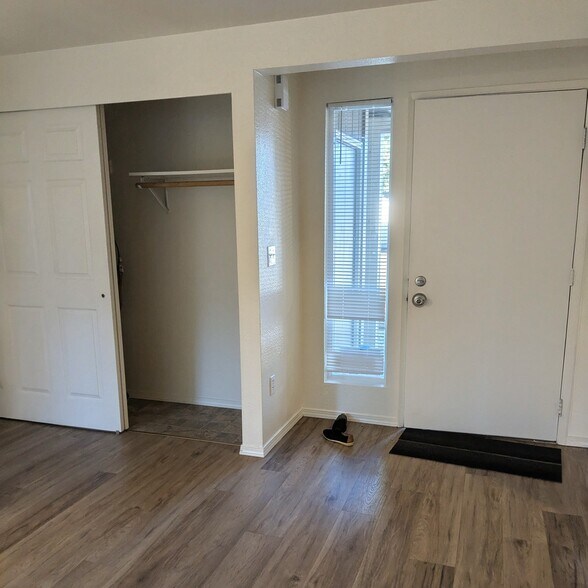 Closet and entryway - 9127 Meridian Pl NE