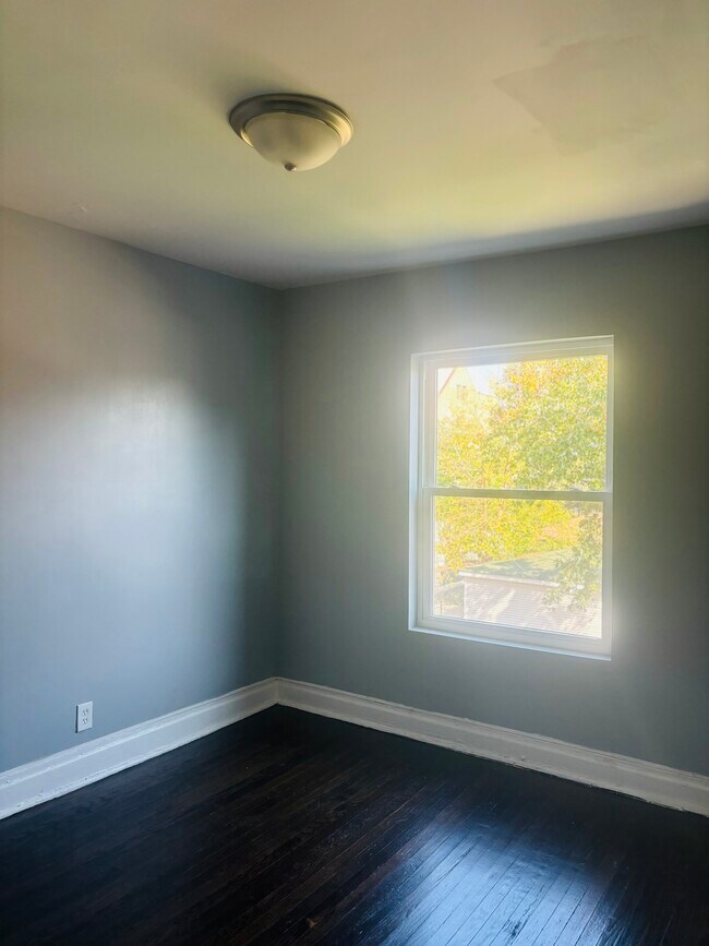 Building Photo - 7019 S Calumet Ave