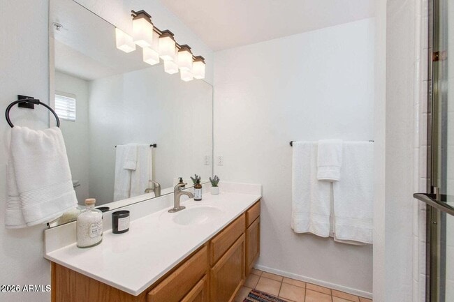 Building Photo - 2647 N Miller Rd