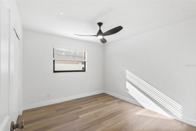 Building Photo - ST PETE POOL HOME AVAILABLE FOR RENT!