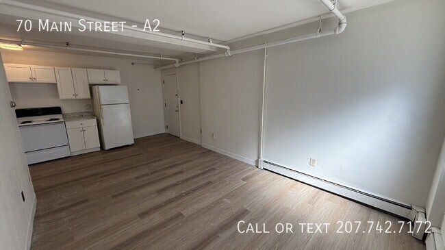 Building Photo - 70 Main St