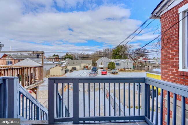 Building Photo - 165 Hampshire Rd