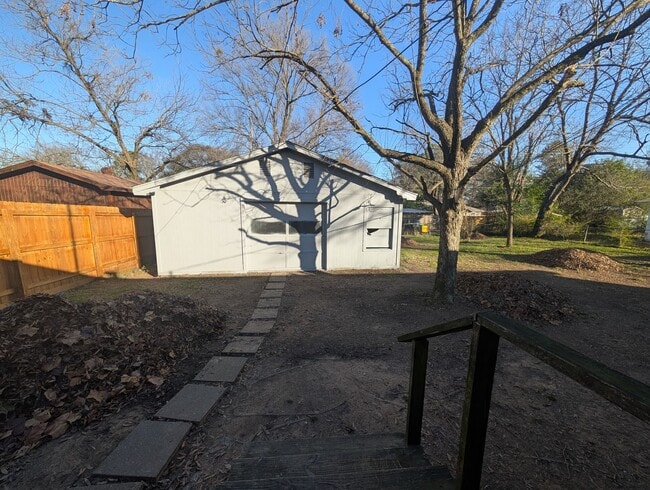 Building Photo - Coming soon! 3 Bedroom
