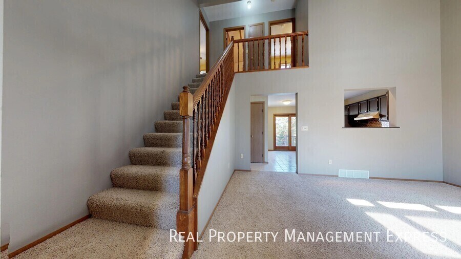 Building Photo - 4712 E Blazewood Dr