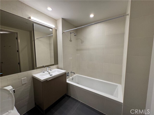 Building Photo - 889 Francisco St