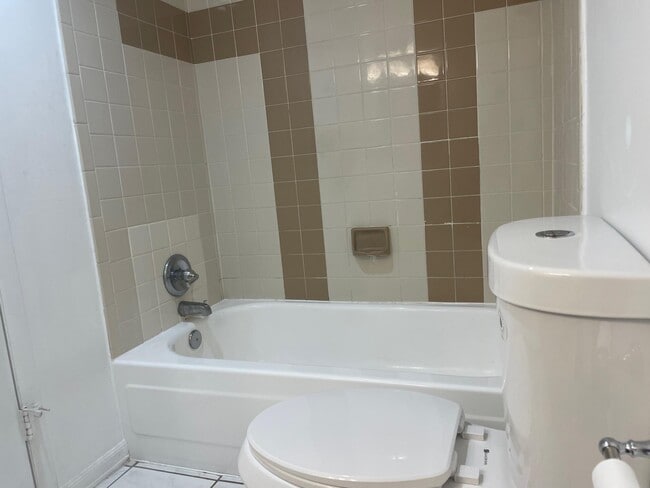 Building Photo - 10762 La Placida Dr