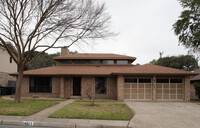 Building Photo - Beautiful home in the Woods of Shavano (78...