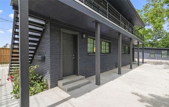 Building Photo - 6810 Del Rio St