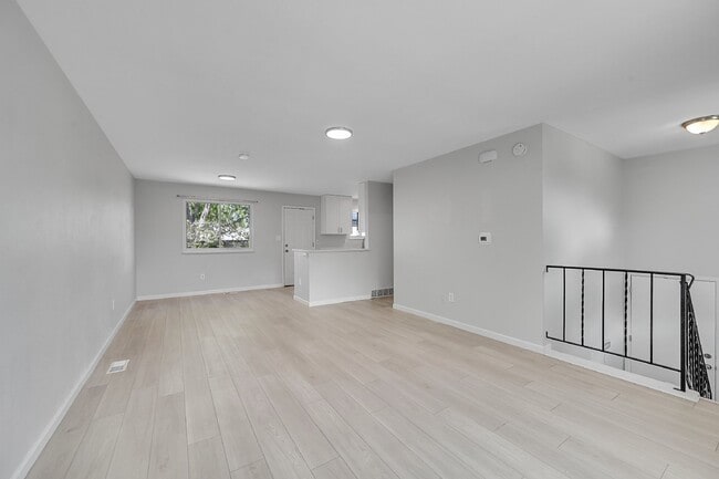 Building Photo - $2,200.00 - 3 Bed,1.5 Bath, Single Family ...