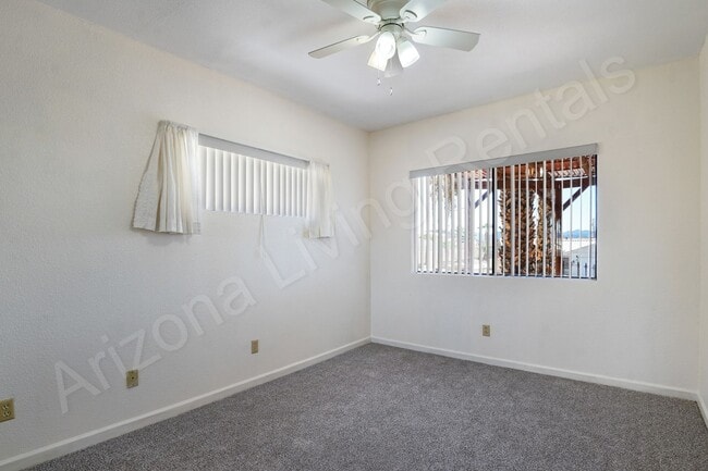 Building Photo - SPACIOUS 3 BEDROOM HOME