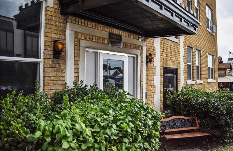 Building Photo - 1611 S Main St