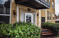 Building Photo - 1611 S Main St