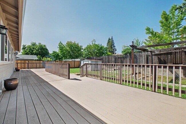 Building Photo - 2307 N Cirby Way