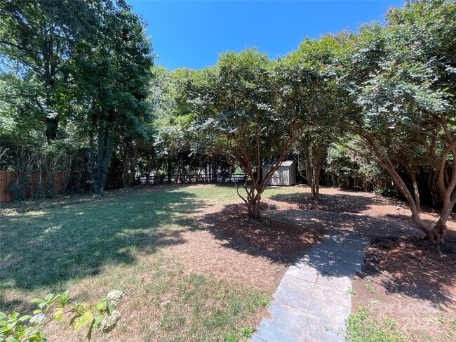 Building Photo - 3917 Kitley Pl