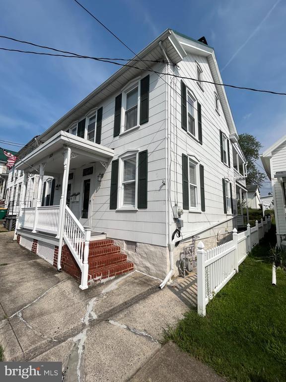 Building Photo - 205 S Potomac St