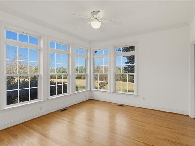 Building Photo - 5320 Baumgardner Rd