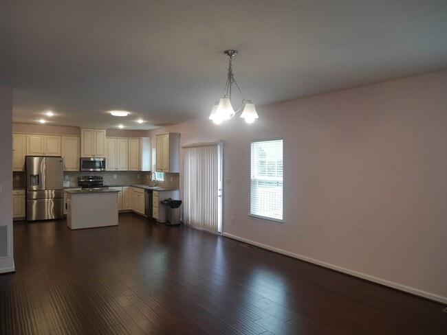 Building Photo - Elegant 4-Bedroom Single-Family Home with ...