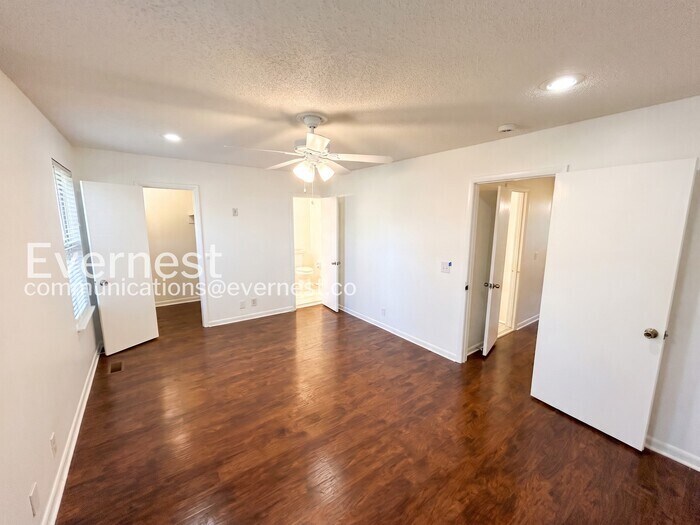 Building Photo - 5510 Country Dr