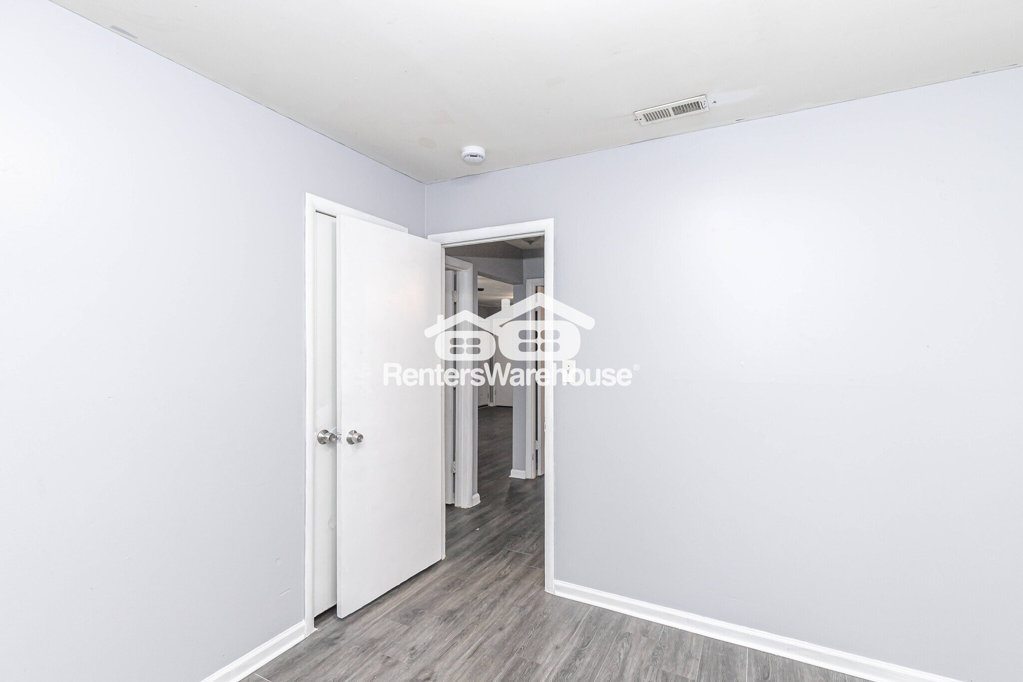 Building Photo - 10741 Cambridge Ave