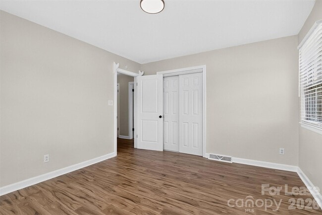 Building Photo - 6901 Ridge Ln Rd