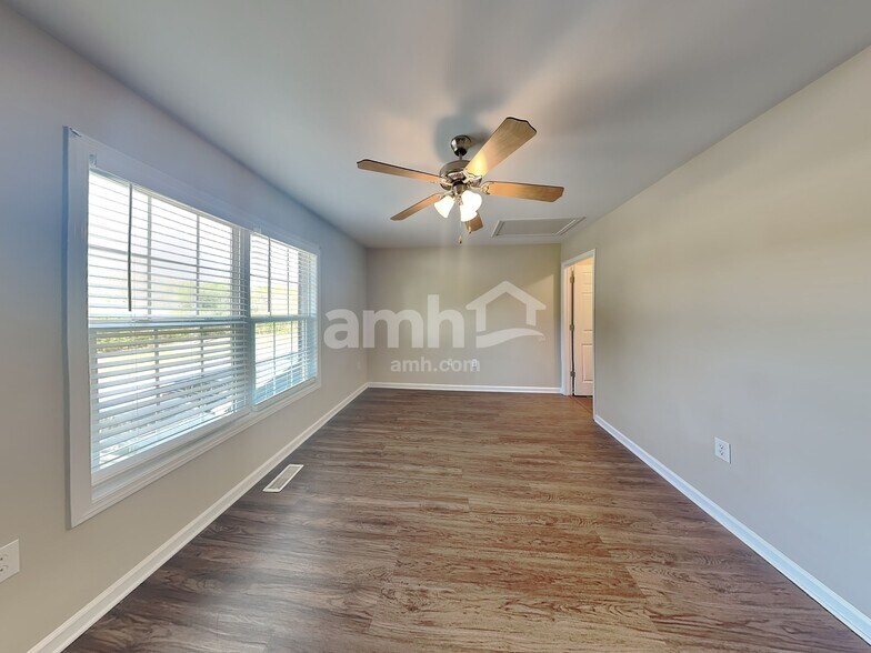 Building Photo - 79 Wolf Creek Ln